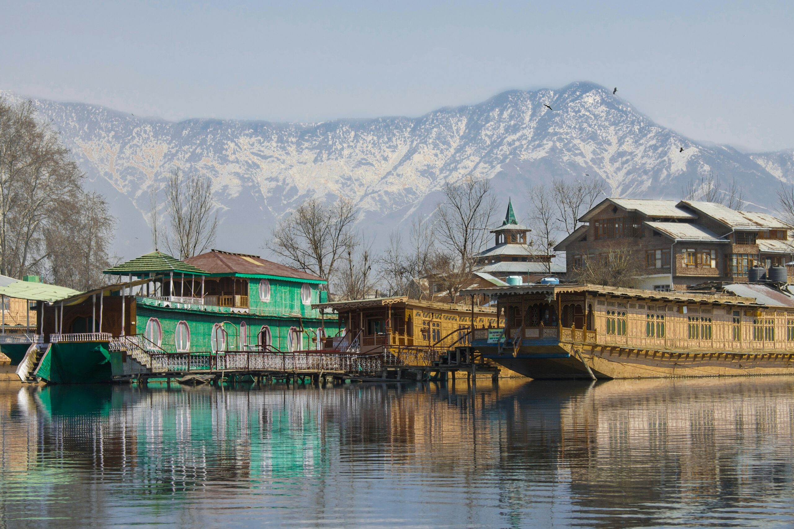 How to Plan the Perfect Kashmir Tour Package from Mumbai