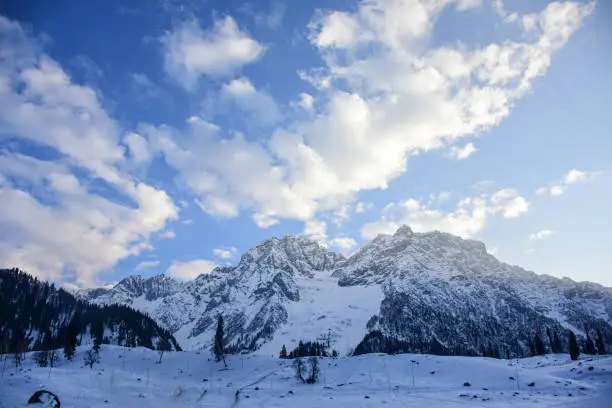 Sonmarg Valley & Thajiwas Glacier